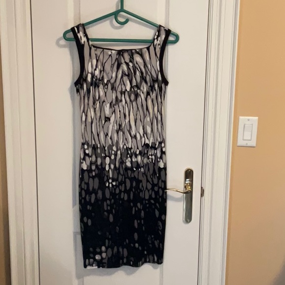 Take you anywhere dress! Size S - Picture 2 of 3
